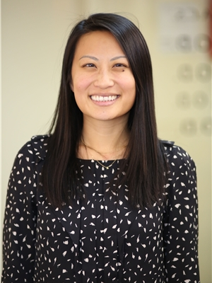 profile photo of Dr. Jennifer Chau, O.D.