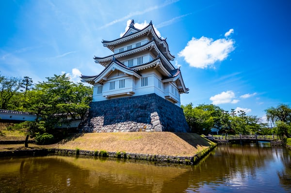 「忍城址」では再建された「御三階櫓」を見ることができます　写真提供：（一社）埼玉県物産観光協会／複製・再転載禁止