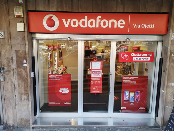 Vodafone Store | Ugo Ojetti