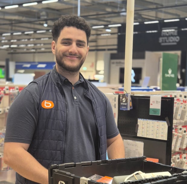 Yanis, équipier client