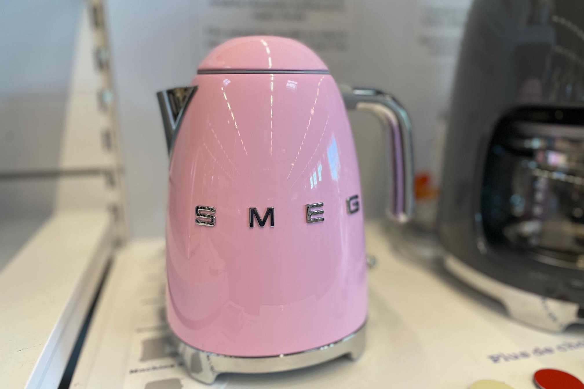 bouilloire Smeg chez Boulanger Evreux