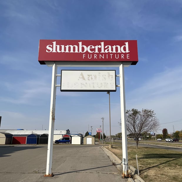 Mason City Slumberland Furniture sign