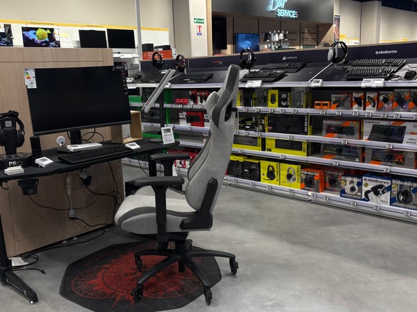 Une mise en avant des produits streaming et gamer dans le magasin boulanger Villebon