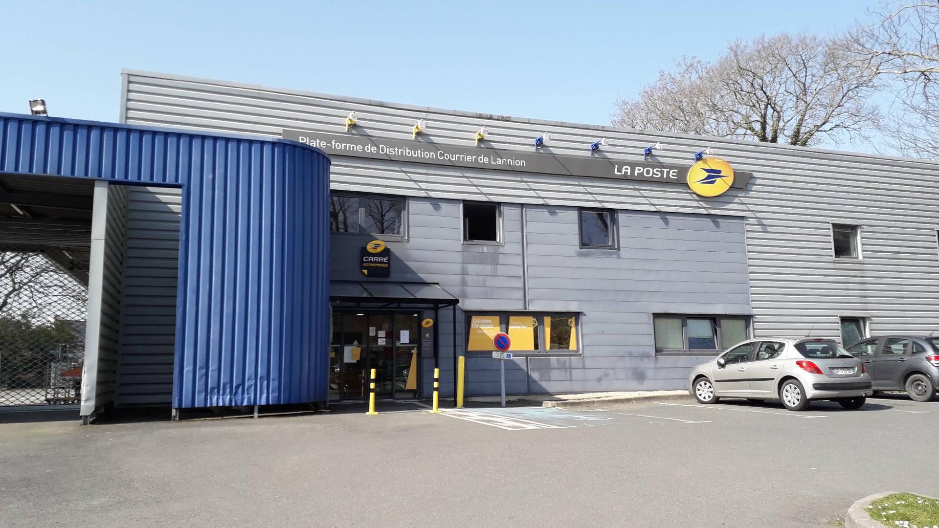 La Poste Landerneau Centre De Distribution Courrier La Poste Espace Clients Pro LANNION PDC1 (22300) - La Poste