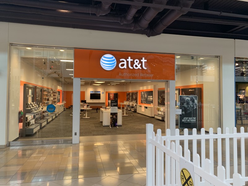 Plymouth Meeting Mall Store Apple iPhone 12 and Samsung Devices