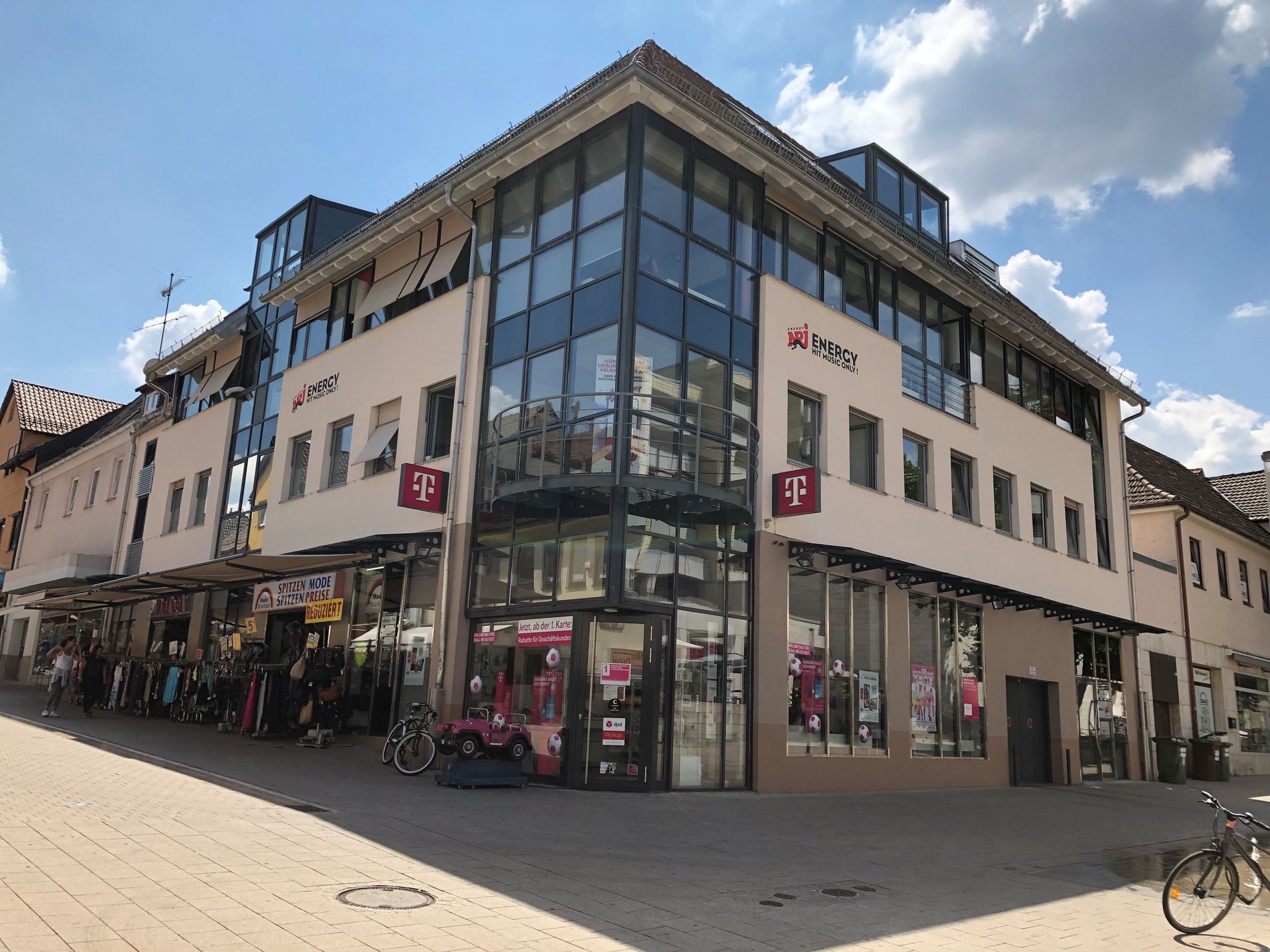 Store photo