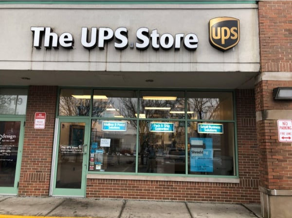 Facade of The UPS Store Morton Grove