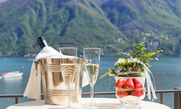 Champagne, aperitivo sul lago, terrazza panoramica, vista lago, best view, terrace, Terrasse