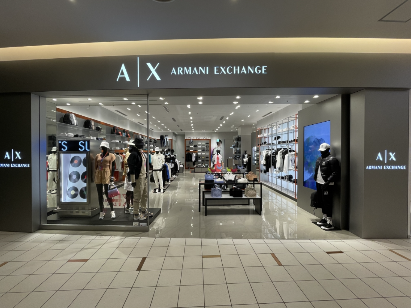 Men's Clothing in Aomi, Koto-ku | AX Armani Exchange Tokyo Daiba
