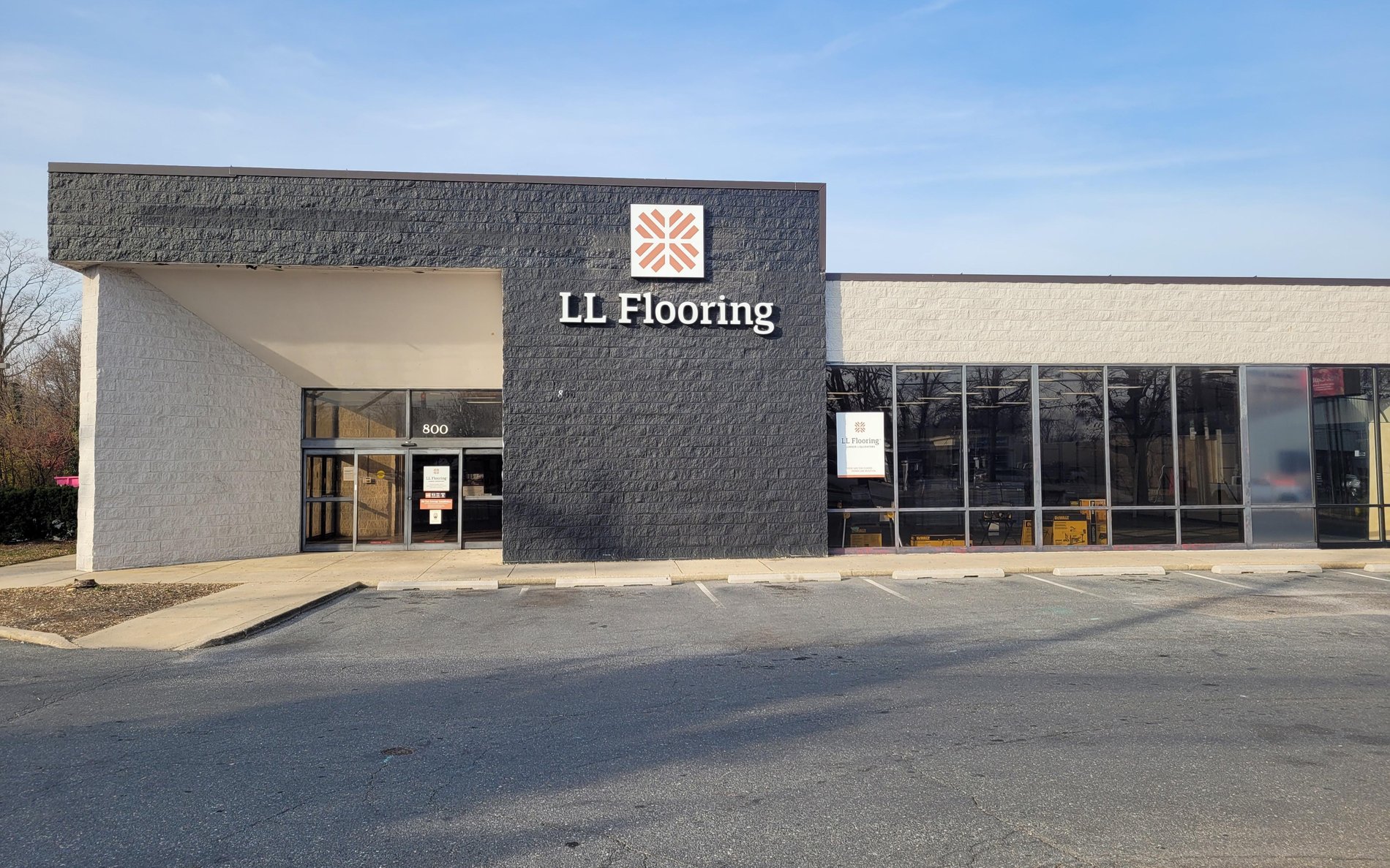 LL Flooring #1320 Rockville | 800 Hungerford Drive | Storefront