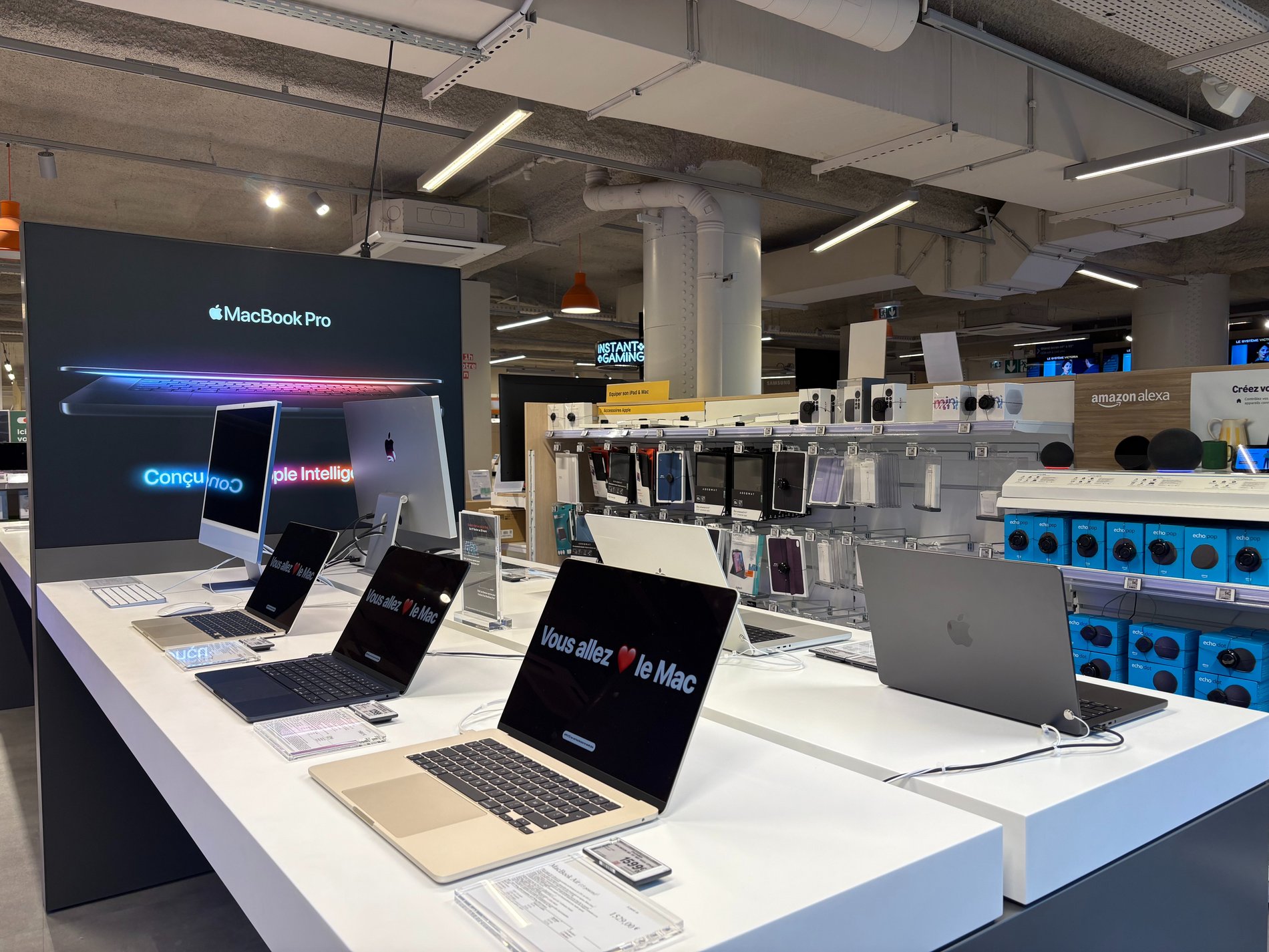Présentation Apple macbook du magasin Boulanger Marseille Saint-ferréol