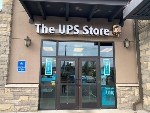 Facade of The UPS Store Candalaria Crossing