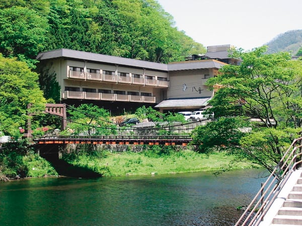 エプロン姿で元気に出迎えてくれる女将さんが魅力の宿【岡山県　八景】 | JTBリモートコンシェルジュ トラベルコンサルタントのおすすめ旅