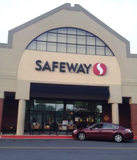 Safeway Store Front Picture at 5485 Harpers Farm Rd in Columbia MD