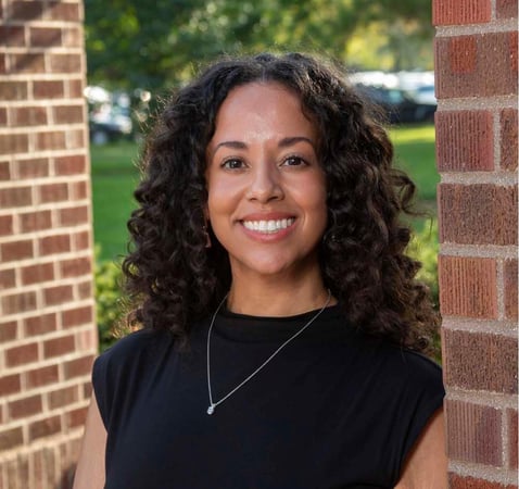 Photo of Lindsey Jones