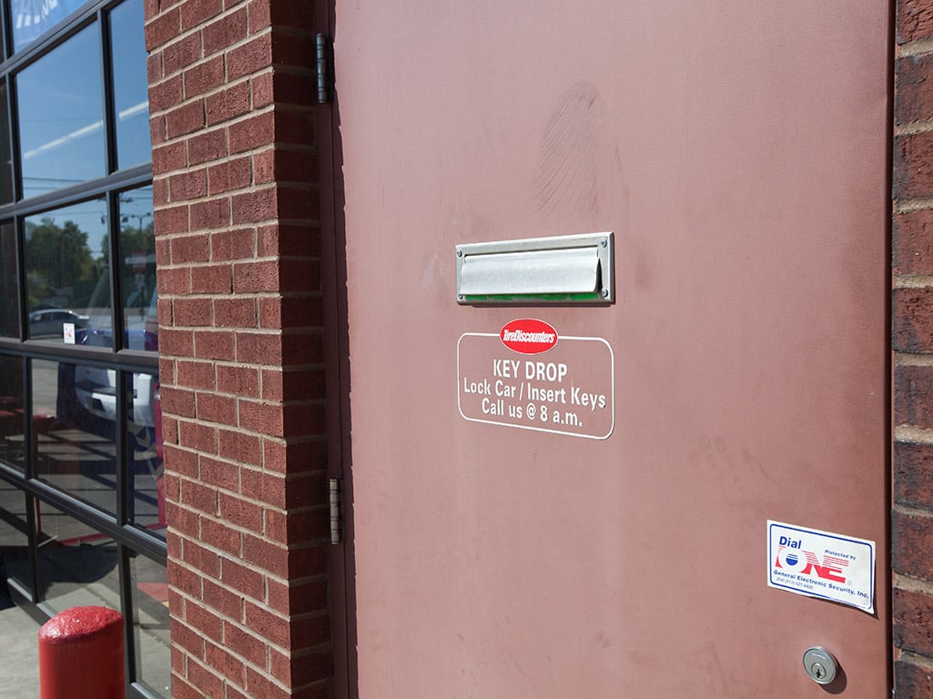 Tire Discounters Jeffersonville tires, alignment, brakes, autoglass