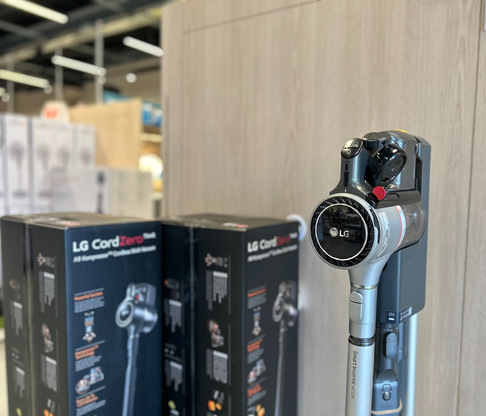 Lg  aspirateur balai dans votre magasin Boulanger Draguignan