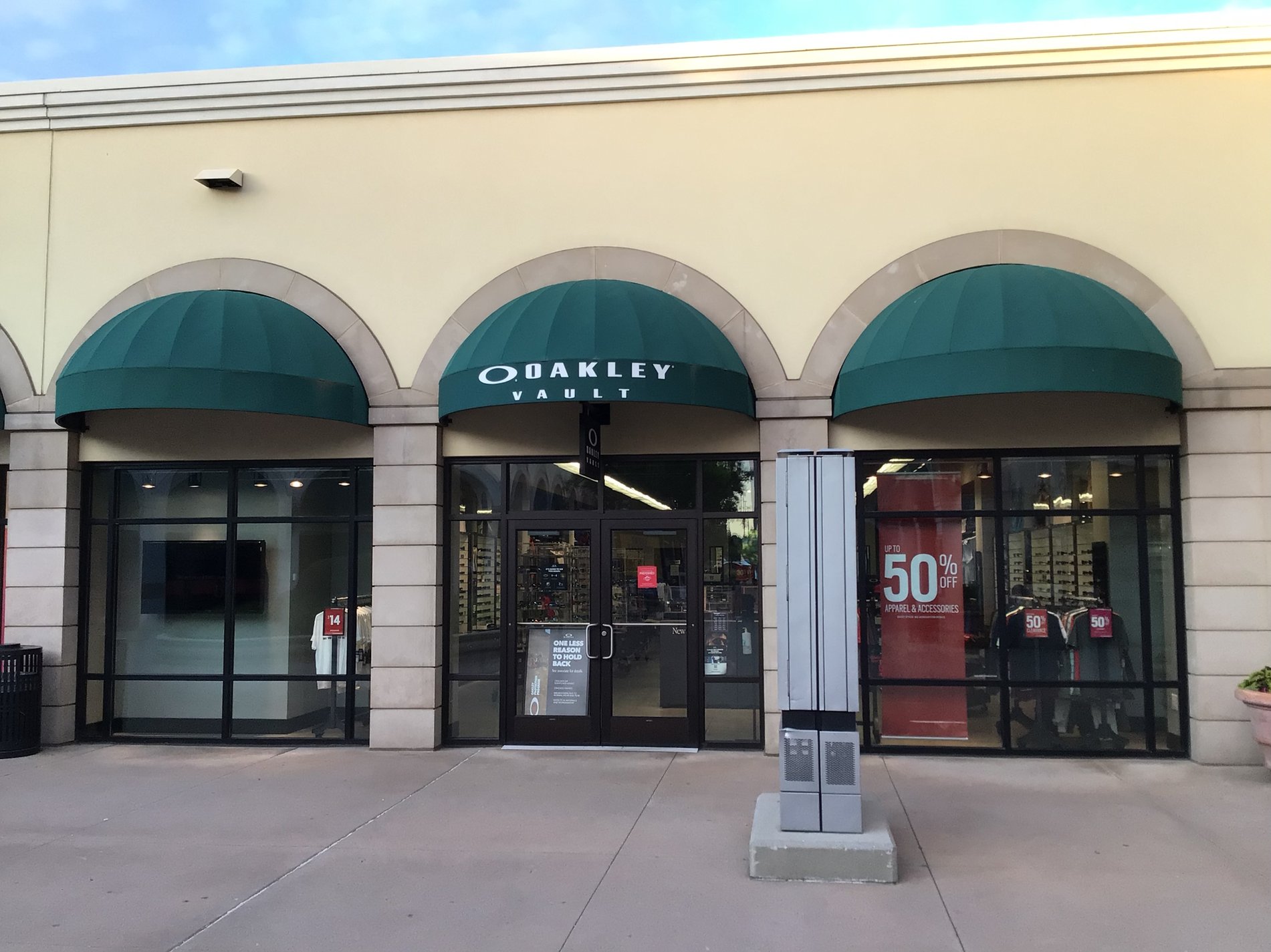 Oakley Vault, 10827 Kings Rd, Ste 820, Tanger Outlets Myrtle Beach, Myrtle  Beach, SC, Clothing Retail - MapQuest