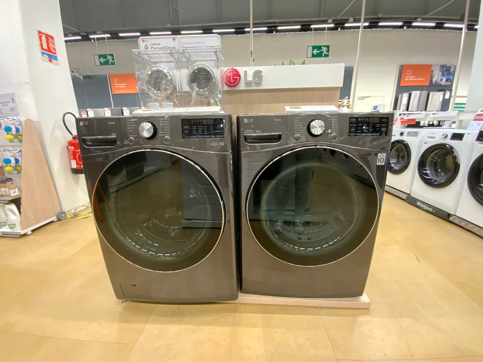 Lave linge hublot LG chez Boulanger La Valentine.
