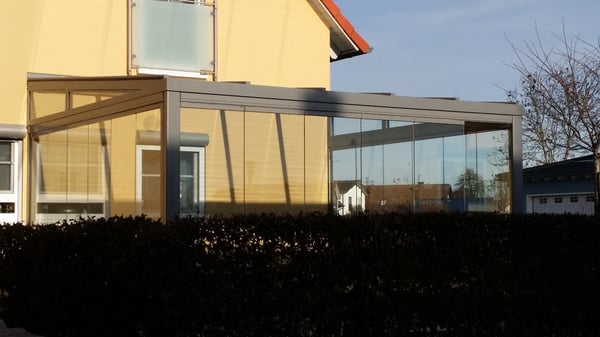 Terrassenüberdachung mit Schiebe-Drehverglasung