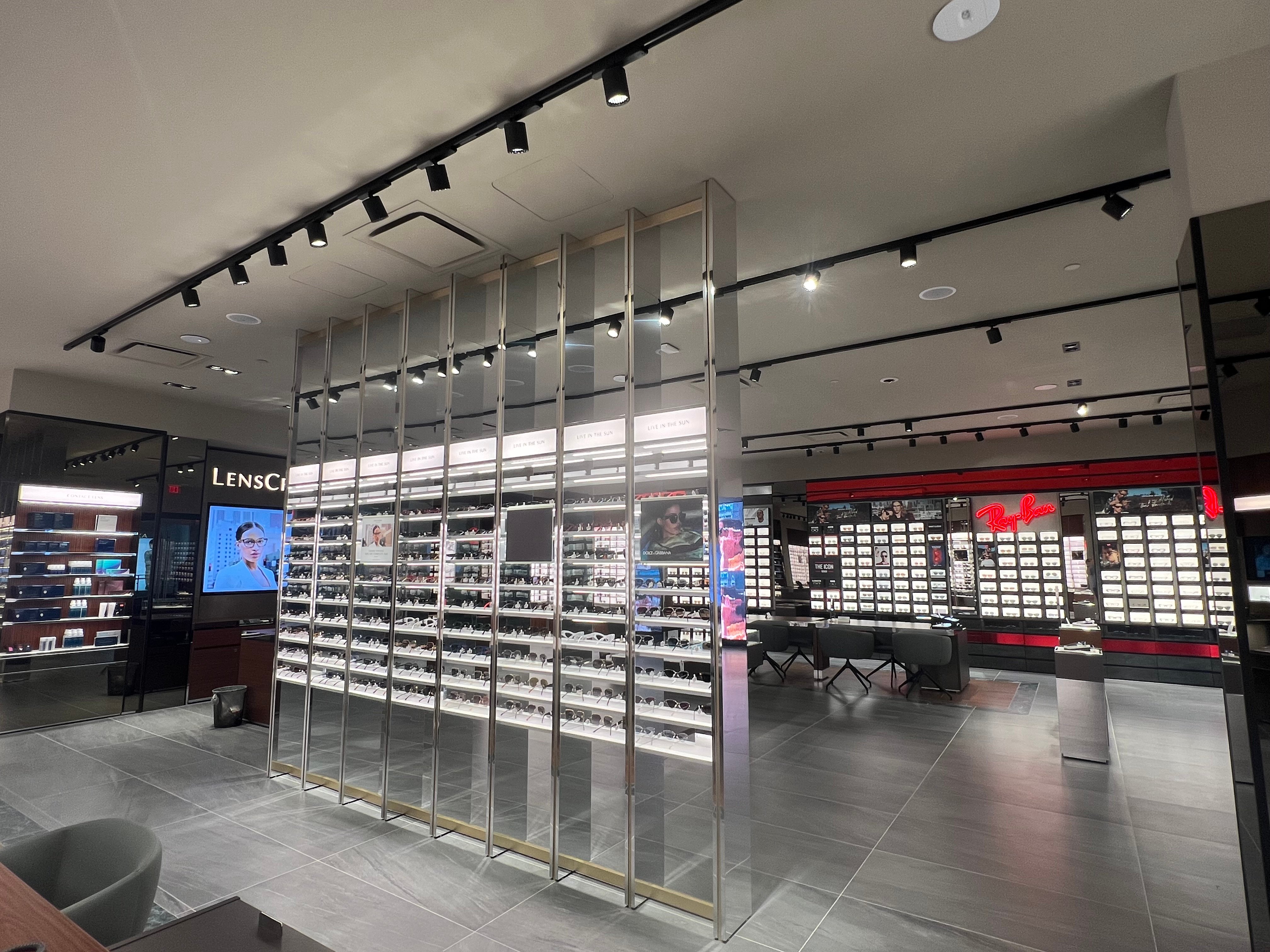 Oakley — LaPalmera Mall