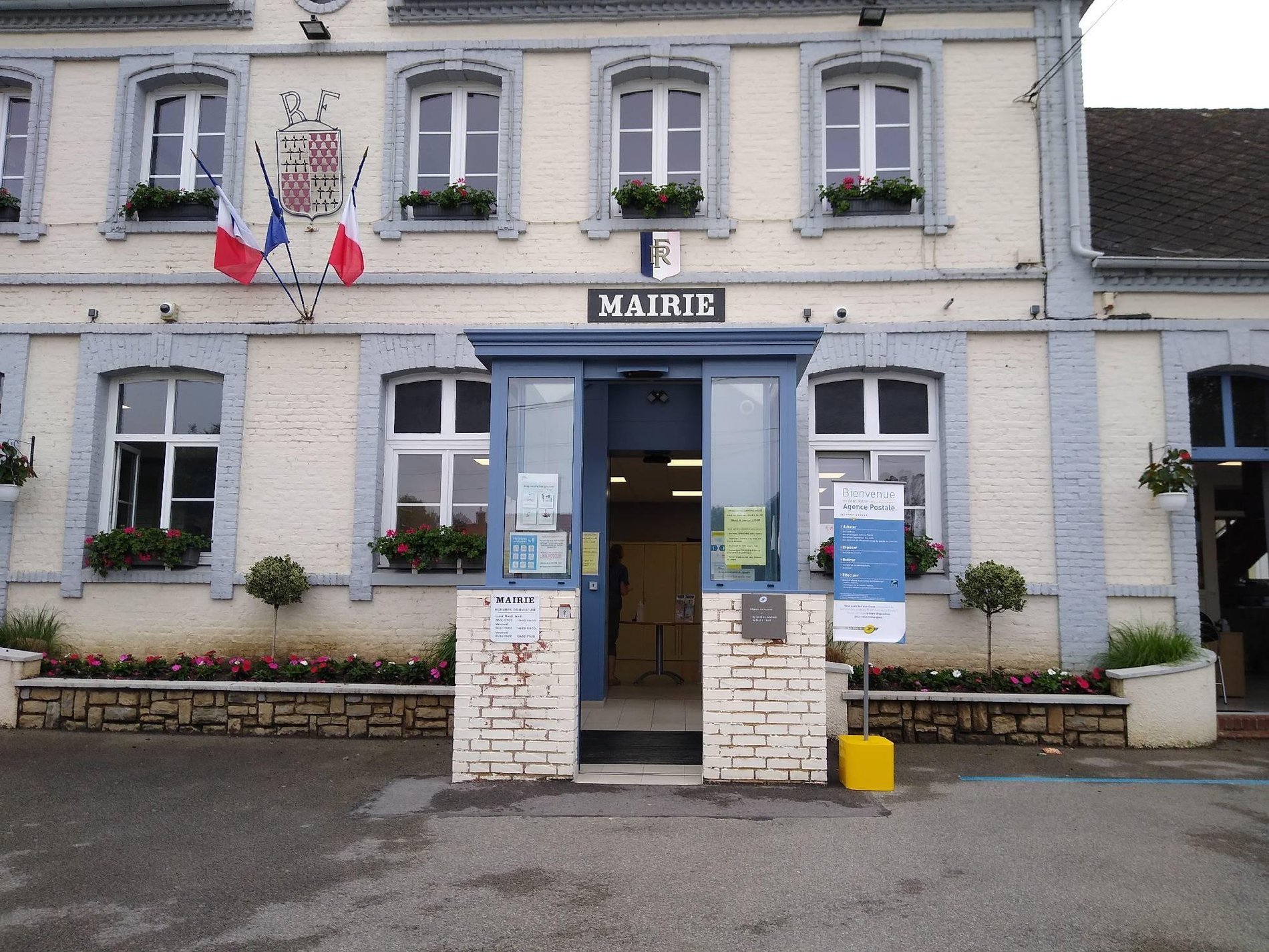 La Poste Agence Communale CAMPAGNE LES HESDIN Mairie (62870) La Poste La Poste Agence Communale CAMPAGNE LES HESDIN Mairie (62870) La Poste