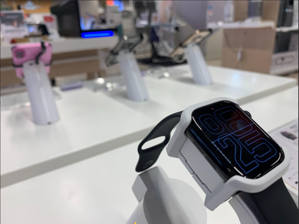 Focus montre connectée Apple Watch 10 chez Boulanger Paris Italie 2