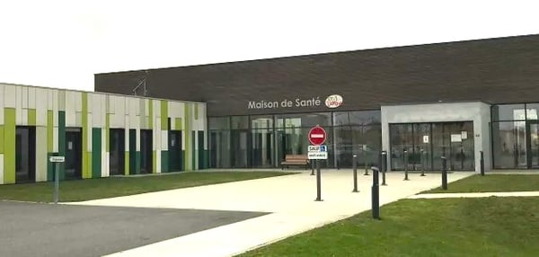 Biogroup Maine Anjou - Vihiers - Façade Maison de Santé