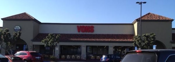 Vons Store Front Picture at 715 Pier Ave in Hermosa Beach CA