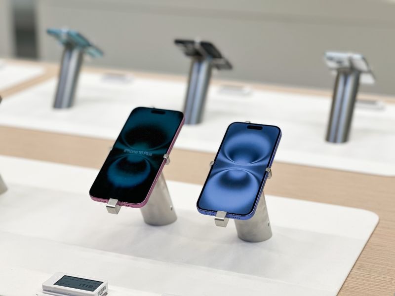 Découvrez les dernières nouveautés d'Apple chez Boulanger Avignon Le Pontet. Les IPhones 16 et 16 Plus, et IPhone Pro et Pro Max sont à découvrir en magasin.