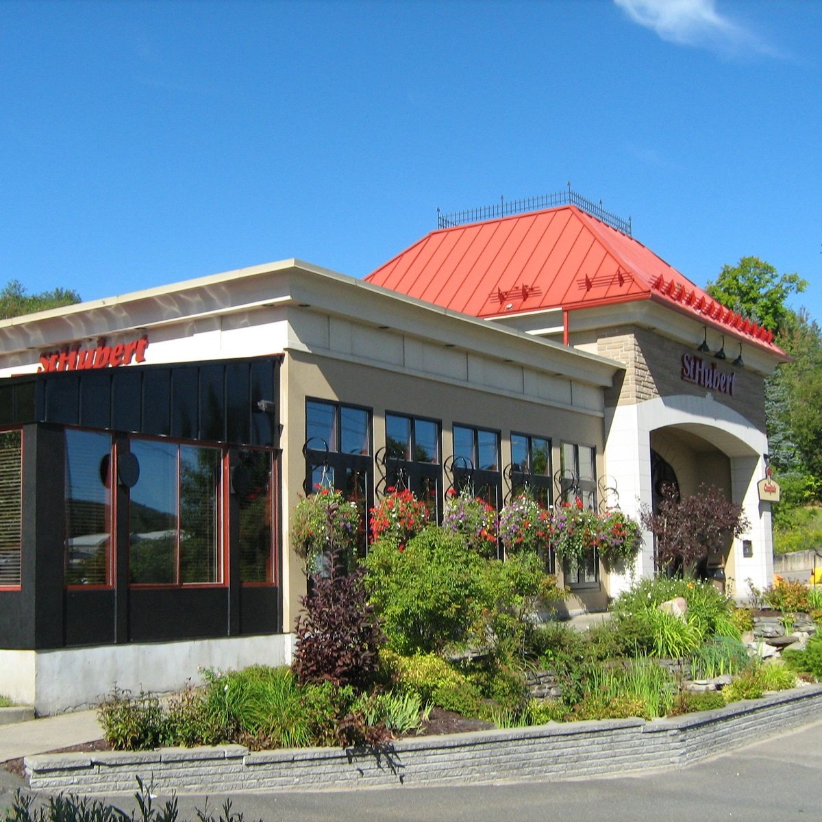 St-Hubert Restaurant and Bar - Sainte-Adèle