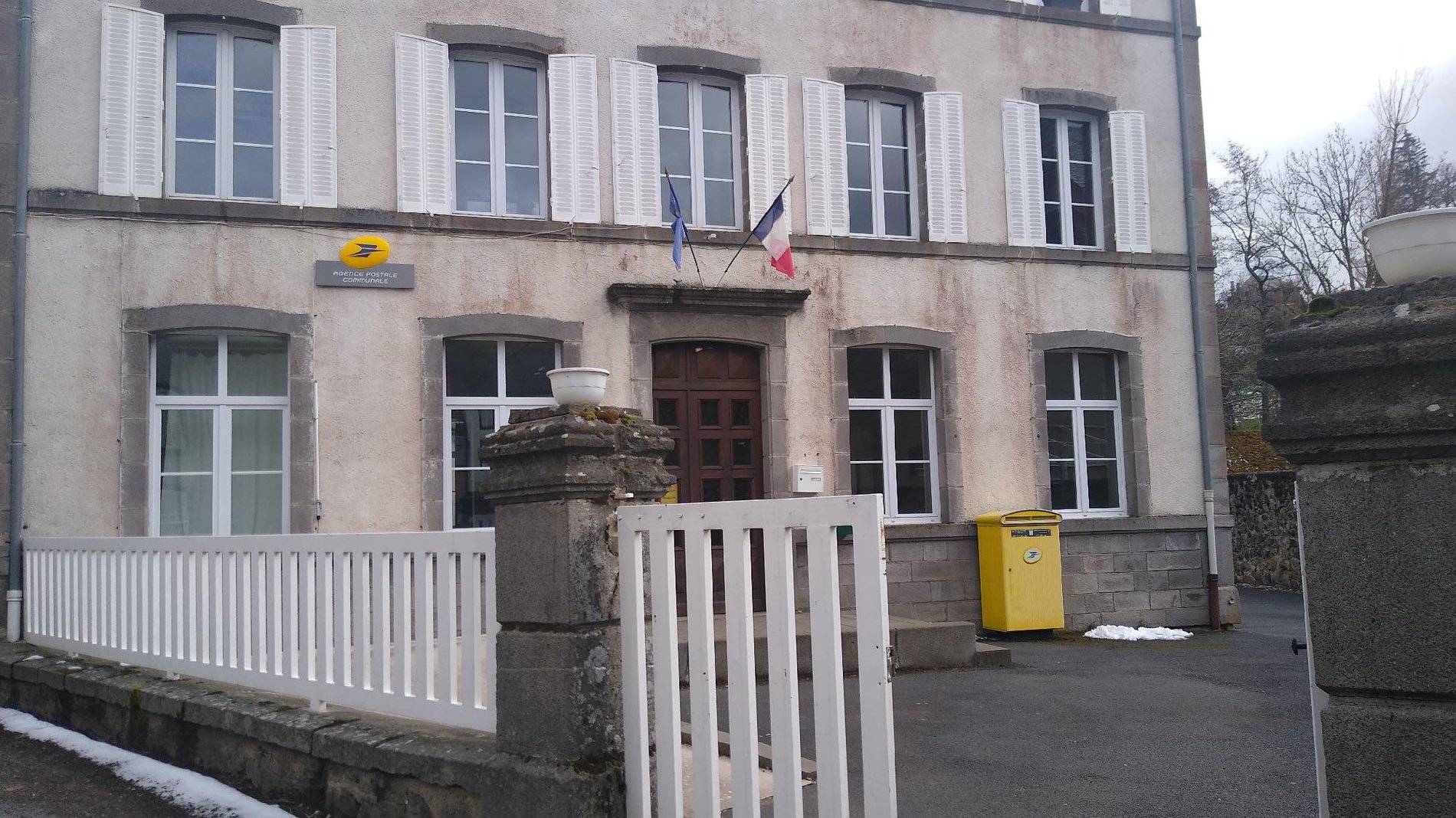 Photo du point La Poste Agence Communale ST SATURNIN Mairie