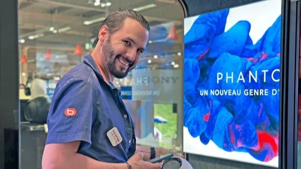 Florian, Vendeur image et son spécialiste Home cinéma Boulanger Toulon la Garde