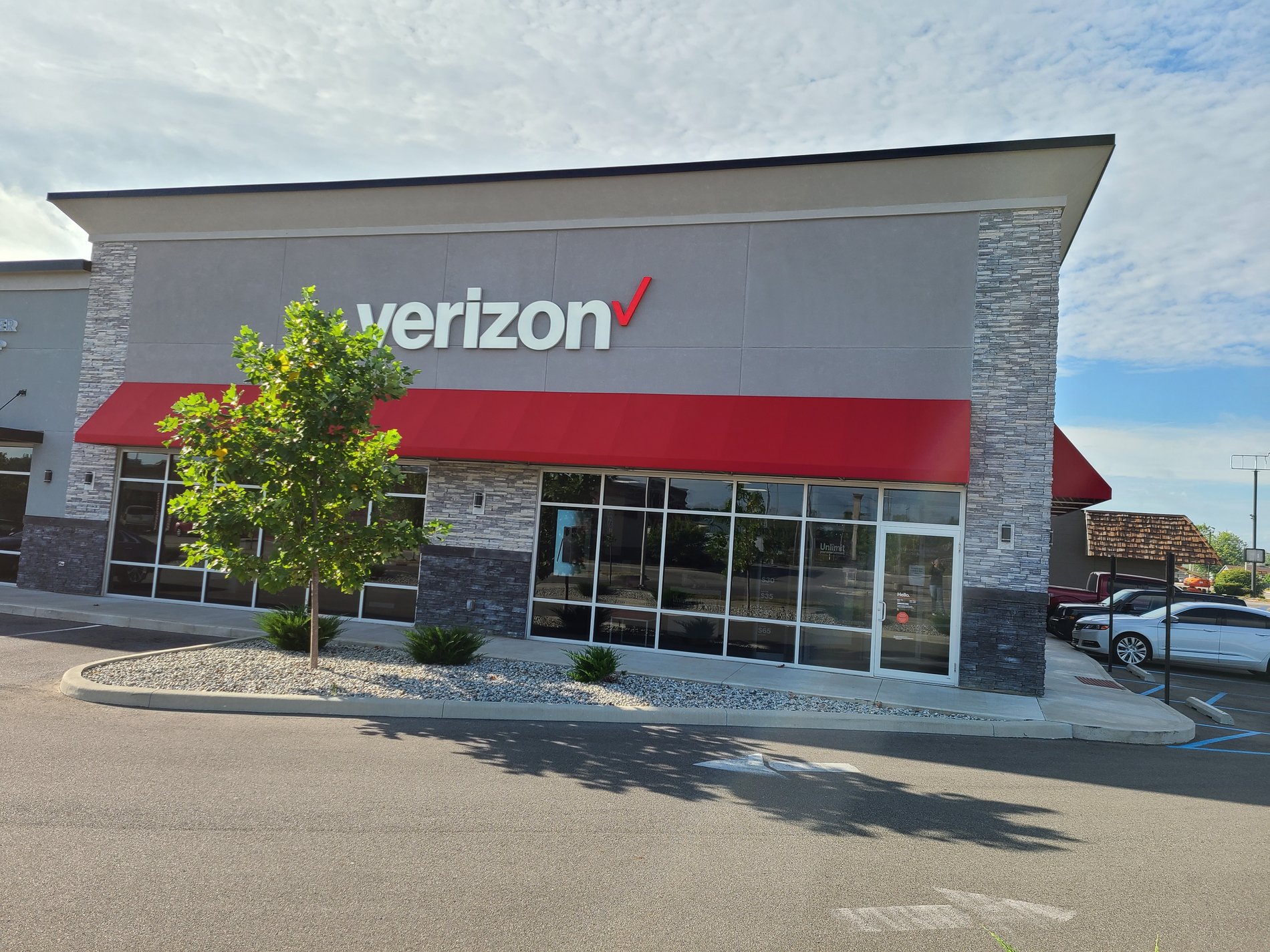 Wireless Zone 289 W Walker Way: Verizon Wireless Retailer