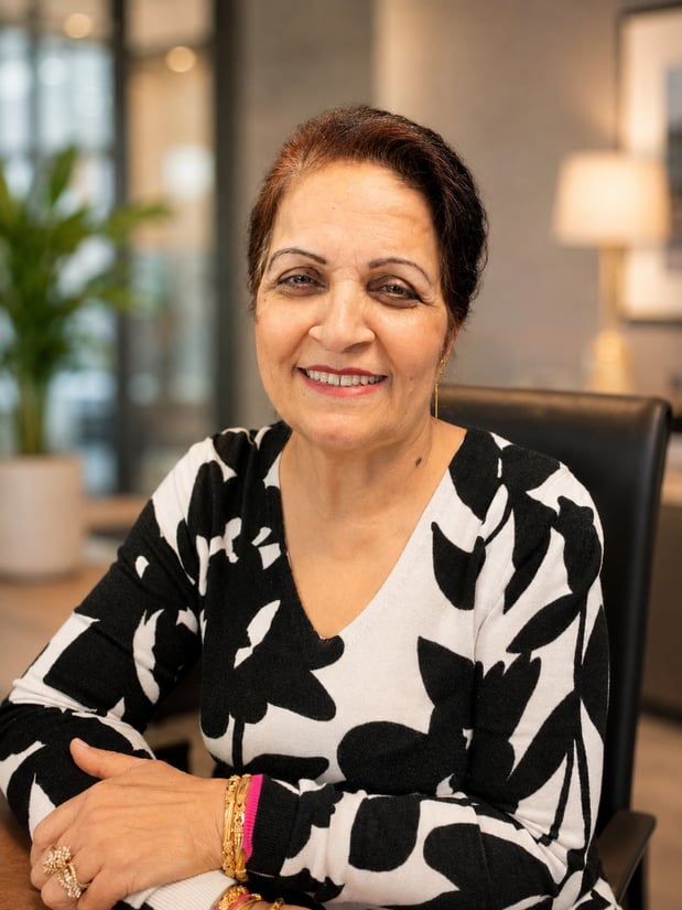 Dolly Tucker, Hindi-speaking insurance professional at Raina Rauf’s Allstate agency in Monroe Township NJ serving Central New Jersey, Middlesex County, and Somerset County customers