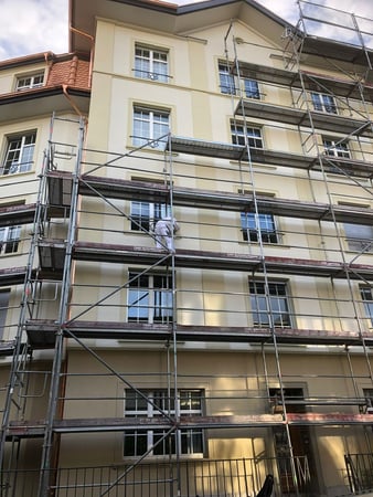 Fassadenrenovation mit reiner Mineralfarbe