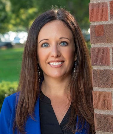 Photo of Lisa Van Reed