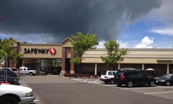 Safeway Store Front Photo at 2177 NW 185th Ave in Hillsboro OR