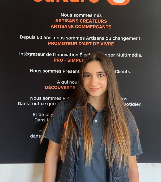 Charlène, Conseillère de service Boulanger Ollioules