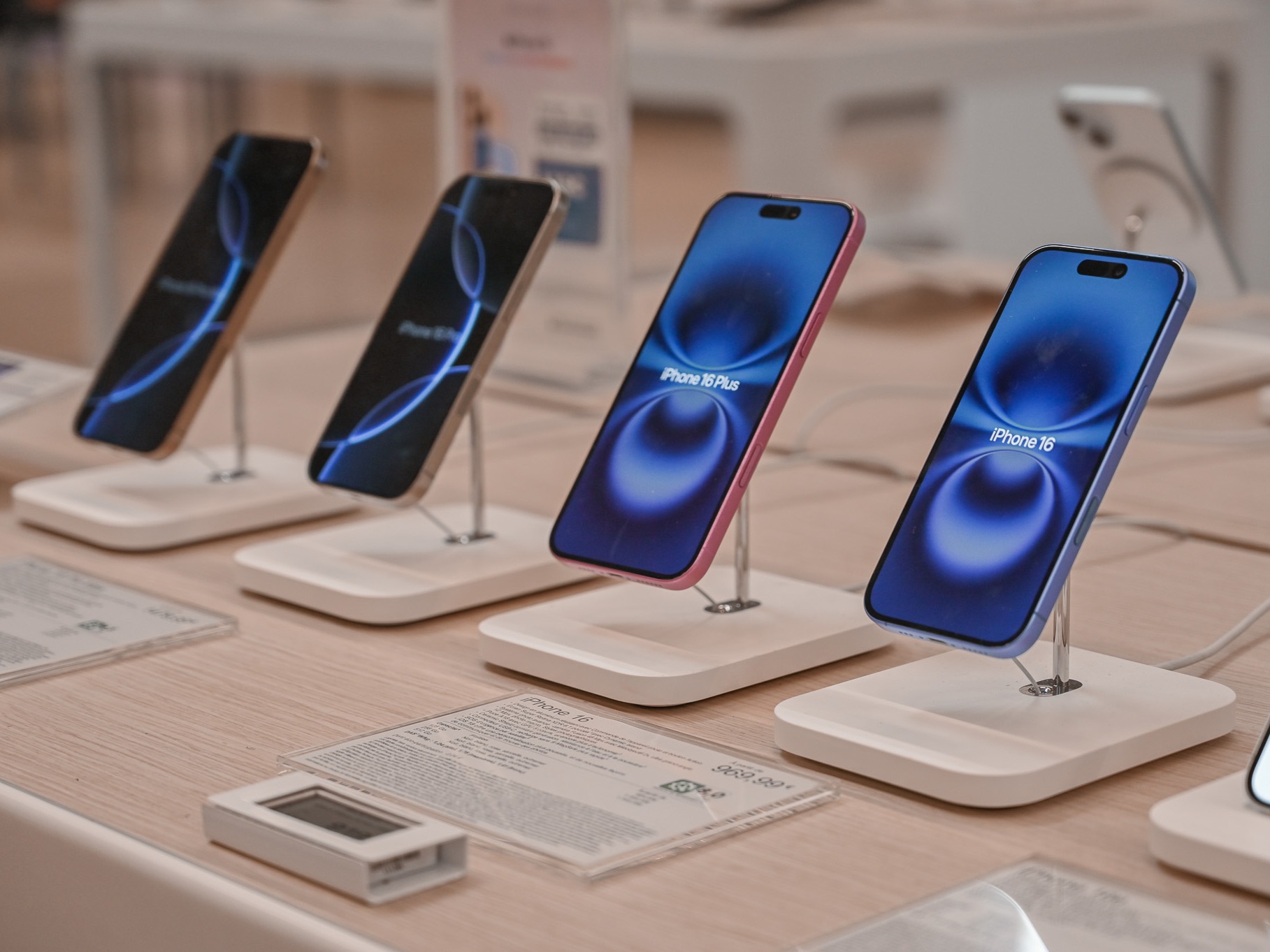iPhone 16, 16 pro et 16e chez Boulanger Toulon - La Garde