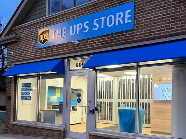 Storefront of The UPS Store in Munster, IN