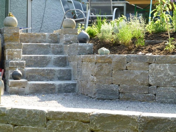 Treppe von garbatec ag Gartenbautechnik und Gartenpflege in Beringen