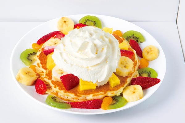 レインボーフルーツパンケーキ＄15.50