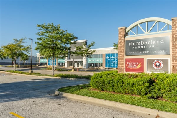 Batavia Slumberland Furniture store sign