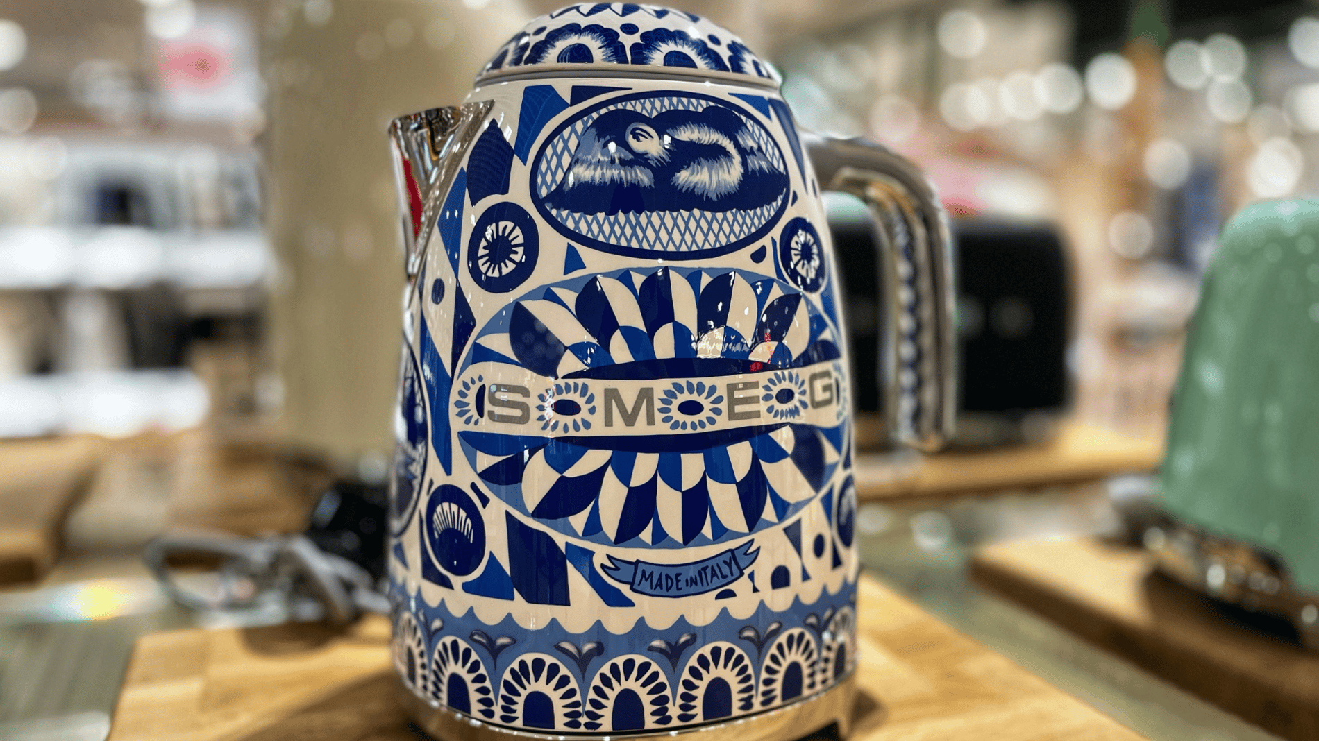 Bouilloire Smeg X Dolce Gabbana chez boulanger Nice Cap 3000
