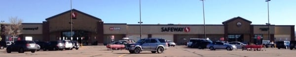 Safeway Store Front Picture at 880 S Perry St in Castle Rock CO