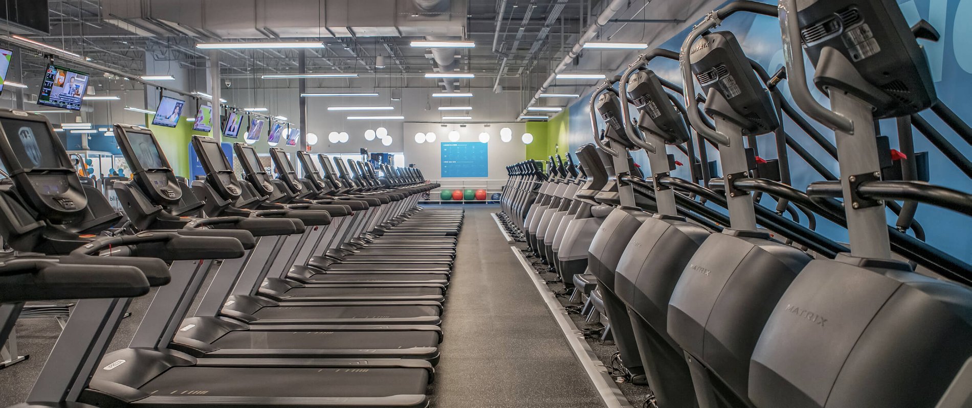 Blink Virginia Beach Gym at 4239 Holland Road, Virginia