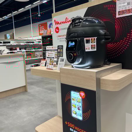 Tête de gondole de notre produit phare le Cookeo Infinity par Moulinex dans votre magasin Boulanger Sint Pierre des Corps
