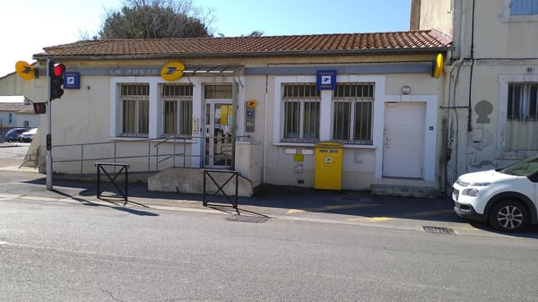 Photo du point La Poste RAPHELE LES ARLES
