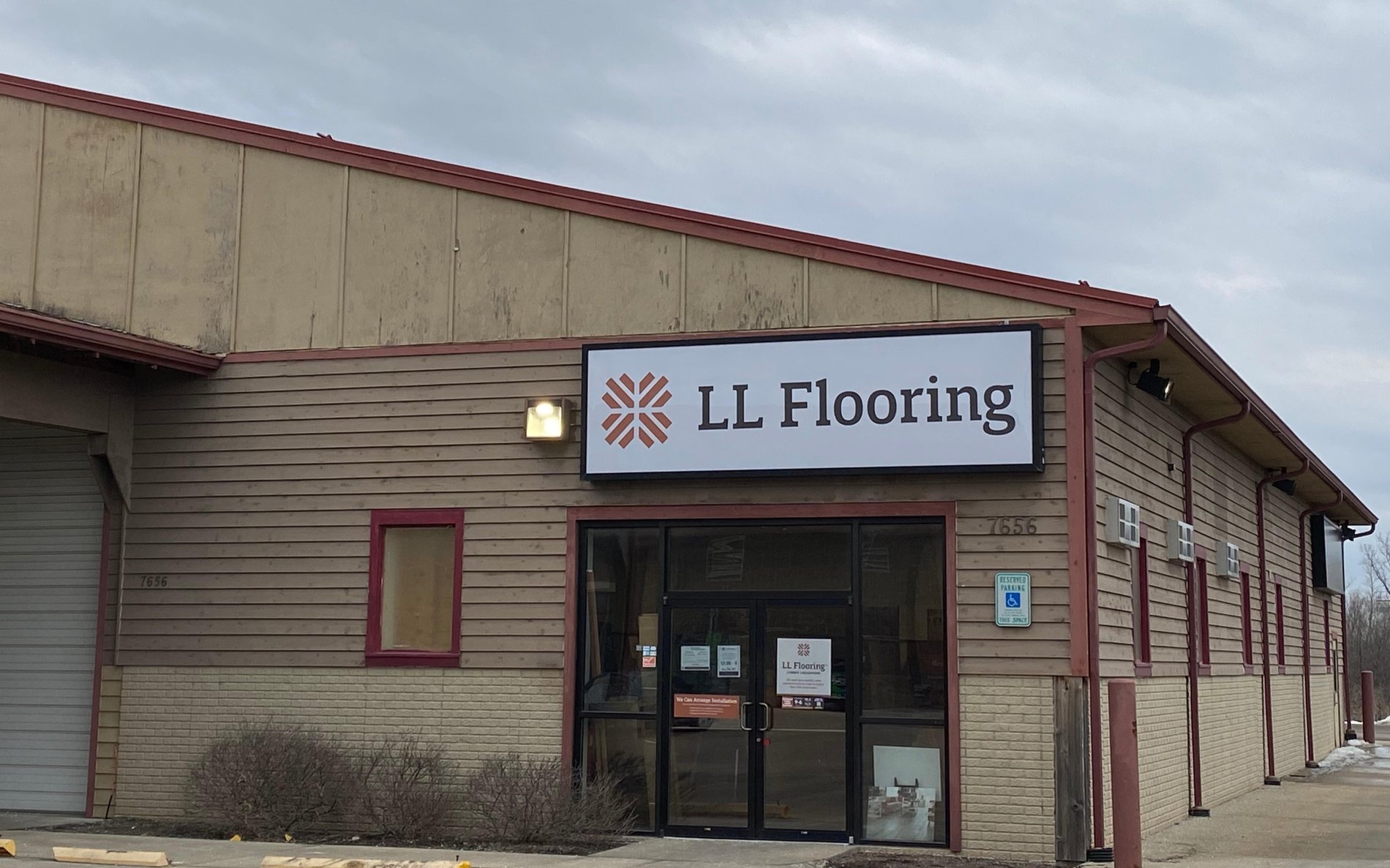 LL Flooring #1067 Kenosha | 7650 75th Street | Storefront